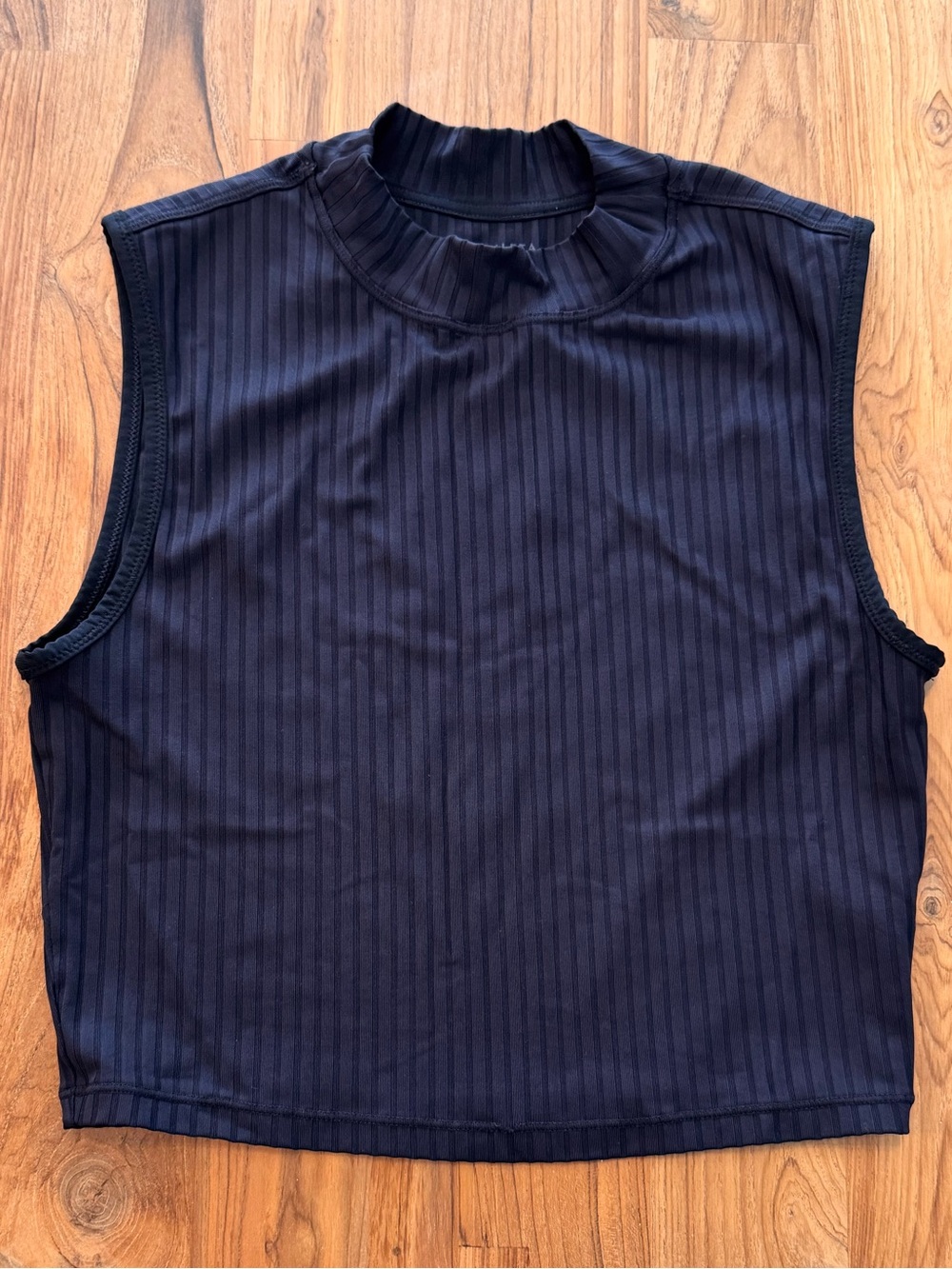 Athleta Ribbed Mock Neck Cropped Sleeveless Shirt Women’s XS Black Workout Top